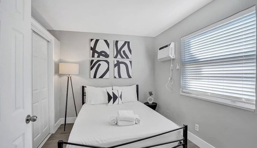 Luxury Single Room, 1 Queen Bed with Sofa bed