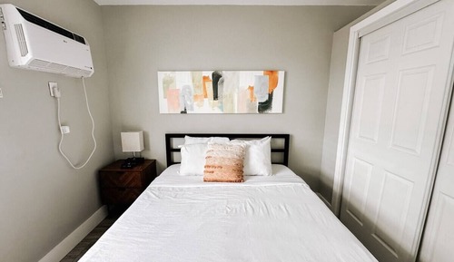 Single Room, 1 Queen Bed with Sofa bed, Kitchen