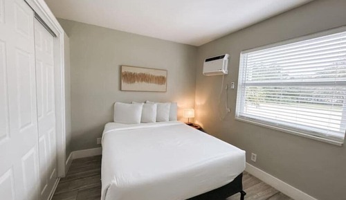 City Single Room, 1 Queen Bed with Sofa bed, Non Smoking