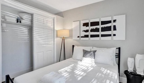 Basic Single Room, 1 Queen Bed