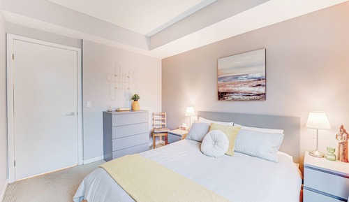 Club Apartment, City View
