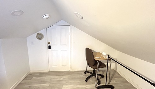 Upstairs #4 (Hight 5.8)