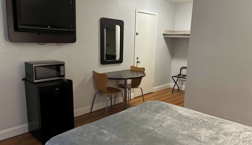 Deluxe Room, 1 Queen Bed, Non Smoking