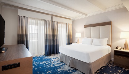 Junior Suite, 1 King Bed, Accessible Bathtub (Mobility)