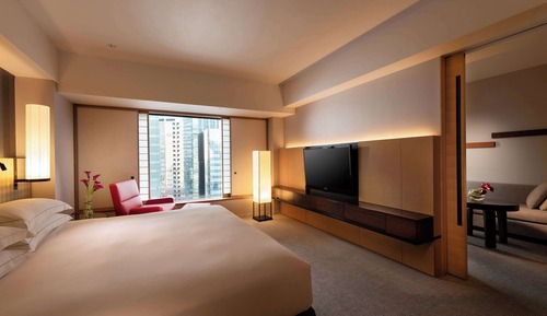 Executive Suite, 1 King Bed, City View