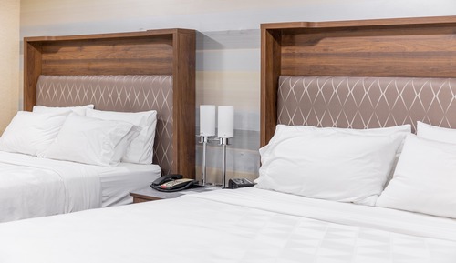 Standard Room, 2 Double Beds, Accessible Bathtub (Mobility)