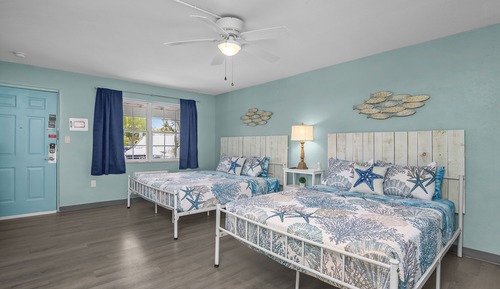 Deluxe Studio, 2 Queen Beds, Kitchenette
