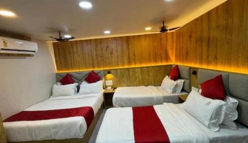 Deluxe Family Room