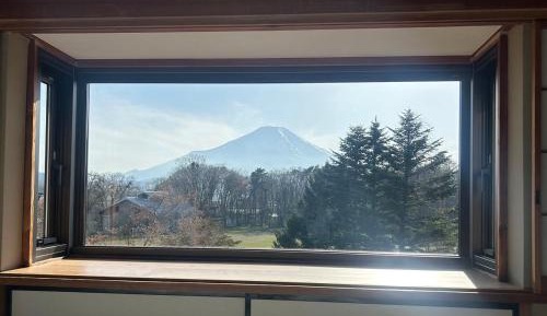 Family Room with Mountain View