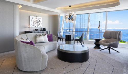 The Kahala Suite Twin with Breakfast for 2 and Free Mini-bar 