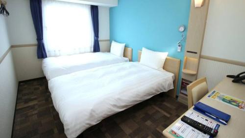 Twin Room - Non-Smoking