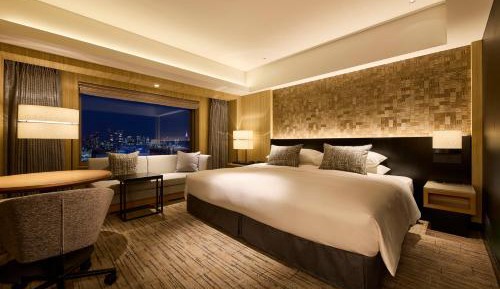 Newly Renovated - Comfort Superior King Room- Non-Smoking