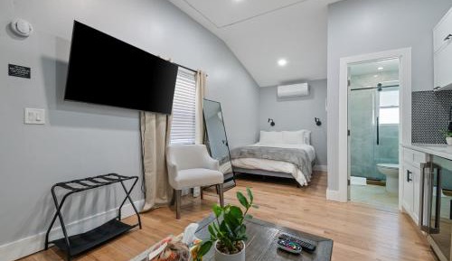 Studio with Garden View