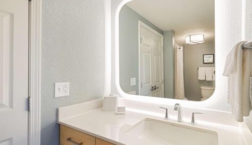One-Bedroom Suite with Two Double Beds
