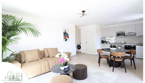 One-Bedroom Apartment with Balcony