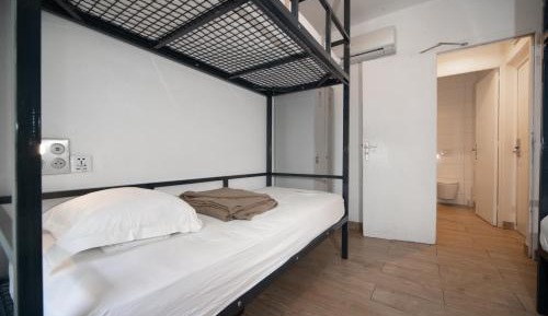Bed in 4-Bed Mixed Dormitory Room