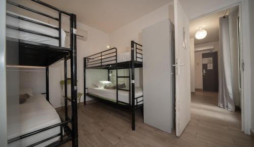 Bed in 8-Bed Mixed Dormitory Room