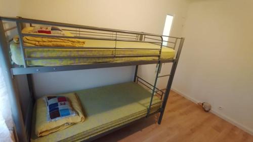 Mixed Dormitory Room