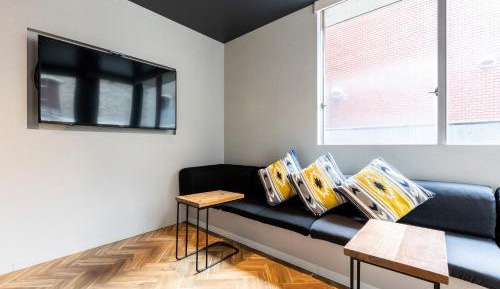 Single Bed in Mixed Dormitory Room