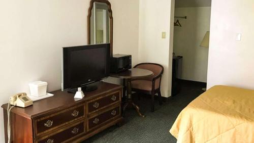 Standard Queen Room with Two Queen Beds