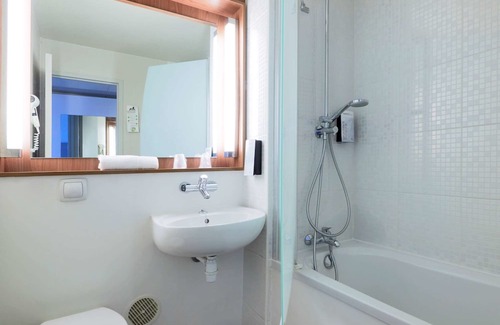 Villejuif Hotel | Campanile Villejuif