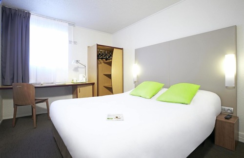 Villejuif Hotel | Campanile Villejuif