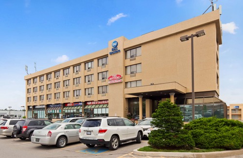 Newmarket Hotel | Best Western Voyageur Place Hotel