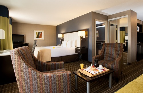 Mississauga Hotel | Holiday Inn Hotel & Suites Mississauga, an Ihg Hotel