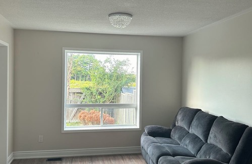 Brampton House | 2 Bed and 1.5 Bath Rooms