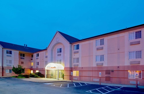 South Hills Hotel | Sonesta Simply Suites Pittsburgh Airport