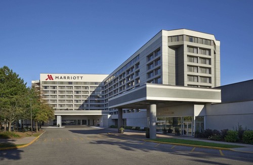 Etobicoke Hotel | Toronto Airport Marriott Hotel
