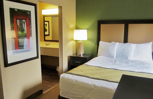 Fairvilla Hotel | Extended Stay America Suites - Orlando - Maitland - 1776 Pembrook Dr