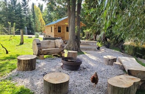 Markdale Cabin | Wood cabin by the river
