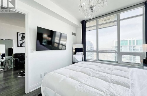 Humber Bay Condo | Gorgeous Condo By the Lake With Parking