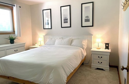 Kingston House | Quiet City Retreat. Pets welcome, driveway parking!