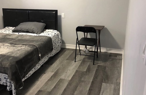 West Hill House | Affordable Holiday Home-WINS-B01