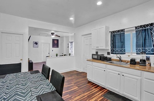 Allentown Apartment | Allentown paradise near ppl center -1 paid parking per booking