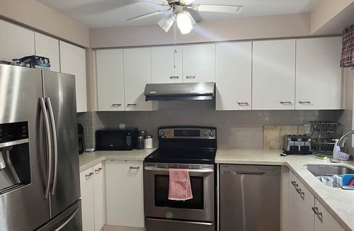 Central Erin Mills House | ### Spacious Family Home in the Heart of Mississauga