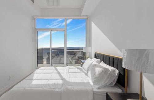 Humber Bay Shores Condo | Ultra Luxurious 2Bedroom - 2Bathroom High Floor Uninstructed Lake Views!
