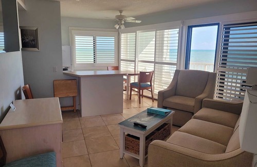 Central Beach Resort | Oceanfront 1 Bdrm Condo with Balcony @ Reef Ocean Resort in Vero Beach, Florida