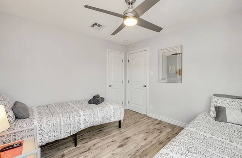 Coronado House | Phoenix Retreat, Main House and Casita, Sleeps 8