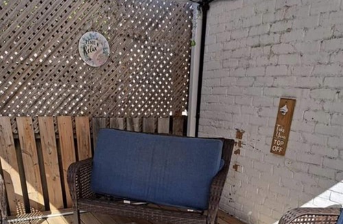 Owen Sound House | SecondAveOasis - With pool! : Also ask about our returning guest discount!
