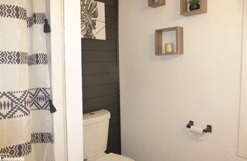 Owen Sound House | SecondAveOasis - With pool! : Also ask about our returning guest discount!