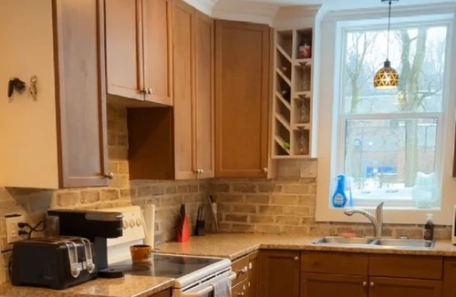 Owen Sound House | SecondAveOasis - With pool! : Also ask about our returning guest discount!