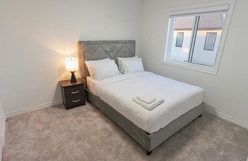 London House | Spacious Dream Home for You and Yours