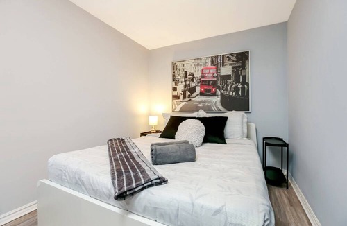 Churchill Meadows House | Mississauga Suite - Near Erin Mills Town Center