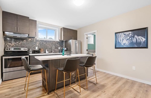 West Grey House | Markdale Farmhouse Retreat Lower 1 Bed