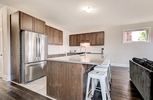 Downsview House | Downsview Park Private Bedroom E