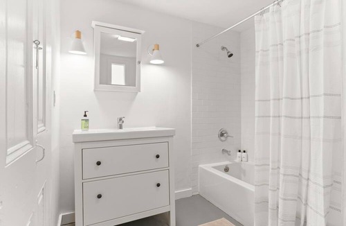 Faubourg Livaudais Apartment | Cute Nola Flat Steps from the Streetcar