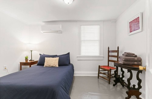 Faubourg Livaudais Apartment | Cute Nola Flat Steps from the Streetcar